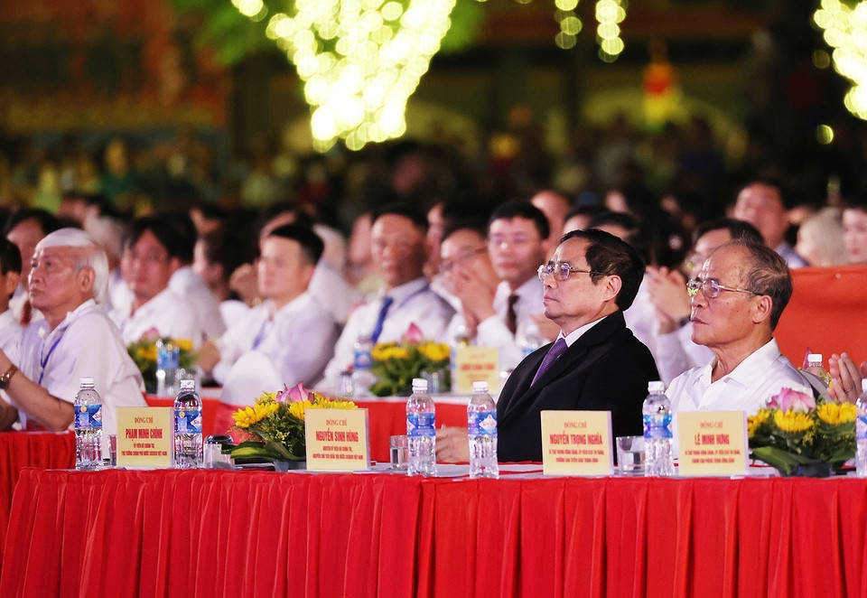 Thủ tướng Phạm Minh Chính dự Lễ kỷ niệm 65 năm Ngày Bác Hồ về thăm Hà Tĩnh. (Ảnh: Dương Giang/TTXVN)