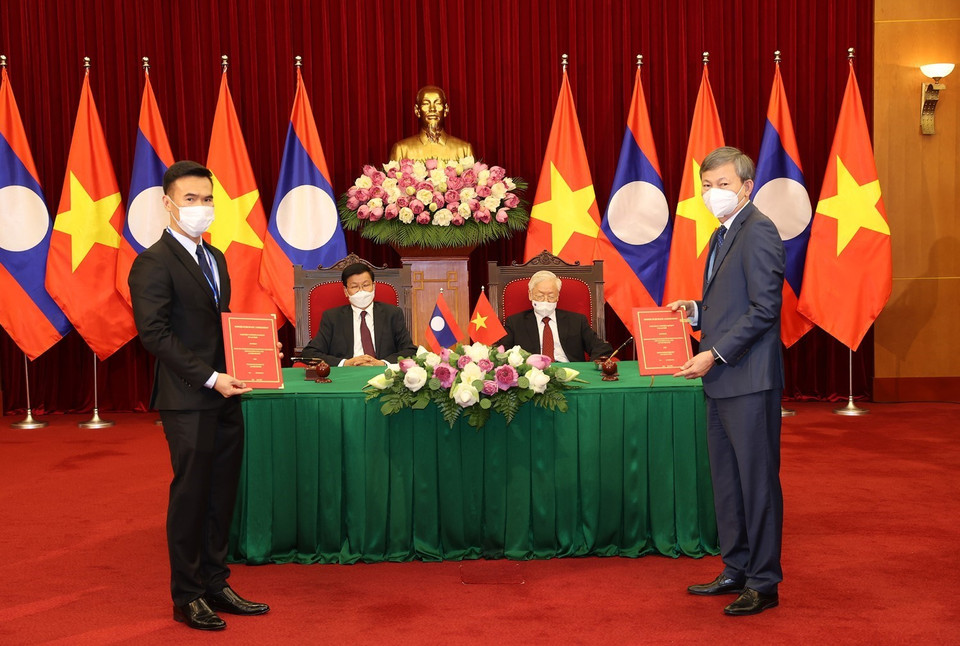 Lễ trao đổi hợp đồng mua bán điện nhà máy thủy điện Nậm Nơn 1 giữa Tập đoàn Điện lực Việt Nam và Tập đoàn Không-xắp Phát triển Nậm Nơn 1 và Nậm Nơn 3. (Ảnh: Trí Dũng/TTXVN)