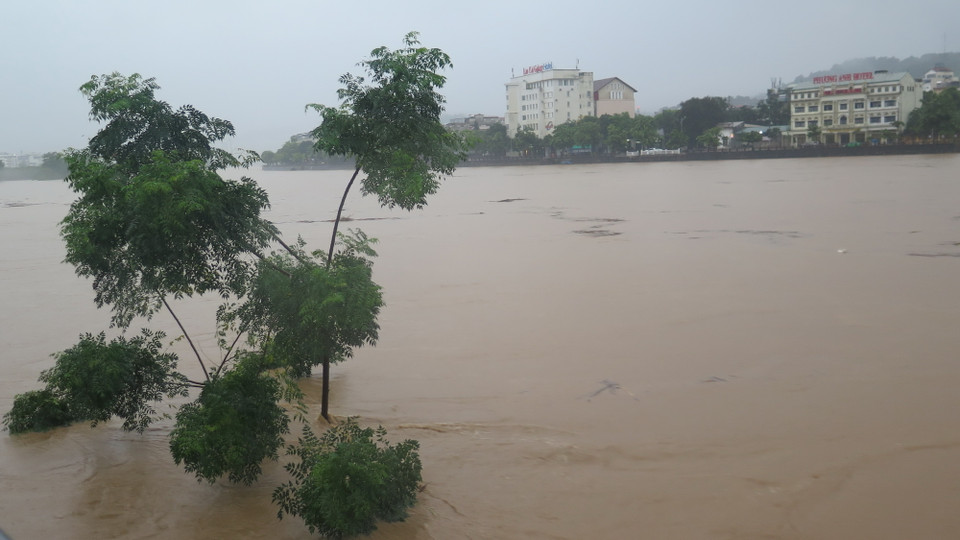 Chủ tịch UBND tỉnh Lào Cai ra quyết định công bố tình huống khẩn cấp về thiên tai trên địa bàn tỉnh. (Ảnh: Hương Thu/TTXVN)
