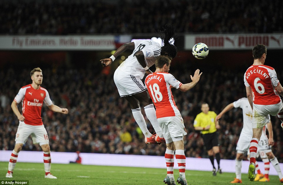 Tấn công nhiều mà không ghi bàn thắng, Arsenal đã phải trả giá.