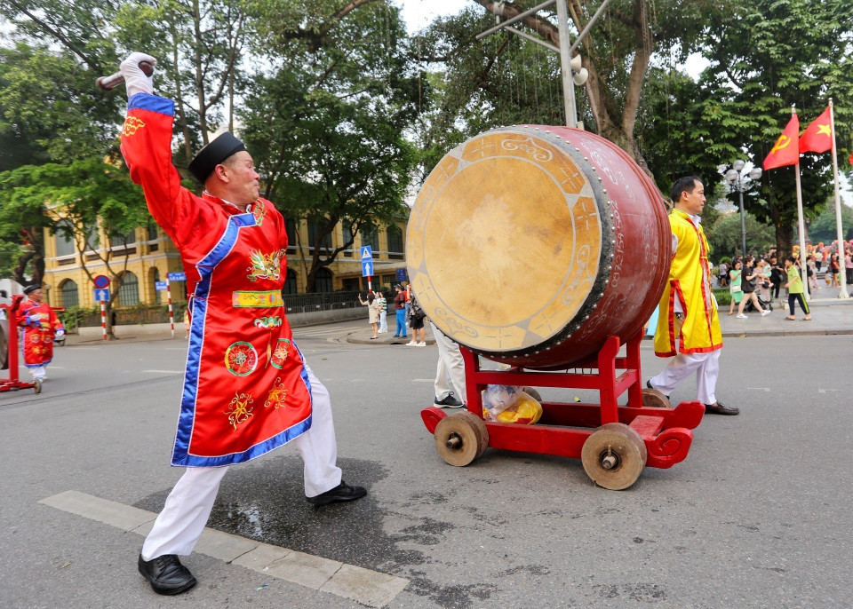 Đội trống của đoàn rước. (Ảnh: Tuấn Đức/TTXVN)