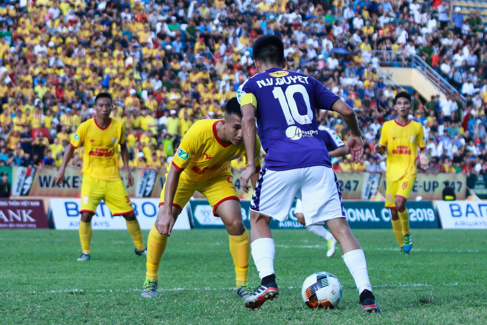 Văn Quyết được đánh giá là sự bổ sung nhân sự không thể tốt hơn dành cho Hà Nội FC trong bối cảnh câu lạc bộ này đang thiếu hụt sau chấn thương nghiêm trọng của Đình Trọng và Oseni. (Ảnh: Nguyên An/Vietnam+)