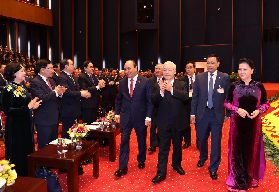  Tổng Bí thư, Chủ tịch nước Nguyễn Phú Trọng cùng các đồng chí Ủy viên Bộ Chính trị: Thủ tướng Chính phủ Nguyễn Xuân Phúc, Chủ tịch Quốc hội Nguyễn Thị Kim Ngân đến dự phiên họp trù bị Đại hội XIII của Đảng. (Ảnh: TTXVN)