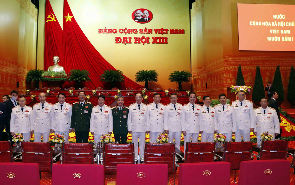 Các đại biểu chụp ảnh chung trước giờ khai mạc phiên họp trù bị. (Ảnh: TTXVN)