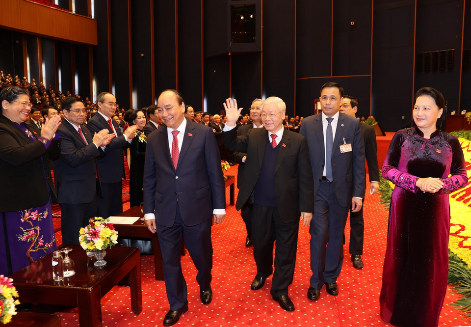  Tổng Bí thư, Chủ tịch nước Nguyễn Phú Trọng cùng các đồng chí Ủy viên Bộ Chính trị: Thủ tướng Chính phủ Nguyễn Xuân Phúc, Chủ tịch Quốc hội Nguyễn Thị Kim Ngân đến dự phiên họp trù bị Đại hội XIII của Đảng. (Ảnh: TTXVN)