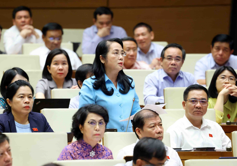 Đại biểu Quốc hội Thành phố Hồ Chí Minh Trần Kim Yến chất vấn. (Ảnh: Phạm Kiên/ TTXVN)