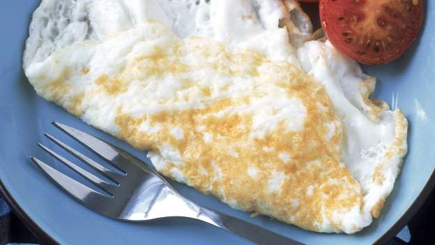 Hạn chế ăn lòng trắng trứng. (Nguồn: Getty)