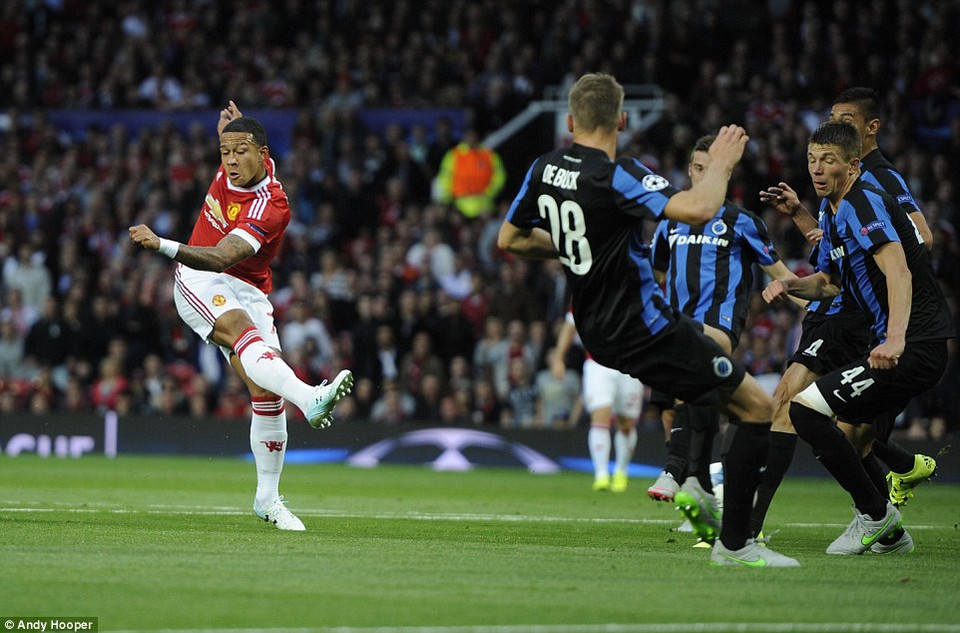 ...rồi ghi bàn thắng gỡ hòa 1-1 cho Quỷ ​Đỏ. (Nguồn: DM)