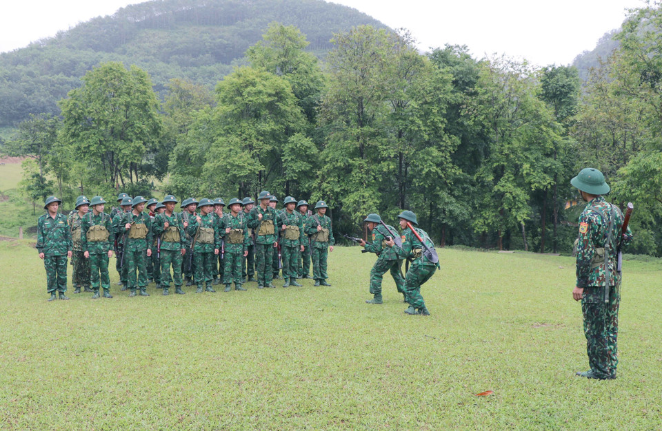 Tổ chức huấn luyện kỹ thuật chiến đấu bộ binh tại Tiểu đoàn Huấn luyện, cơ động (Bộ đội Biên phòng tỉnh Điện Biên). (Ảnh: Xuân Tiến/TTXVN)