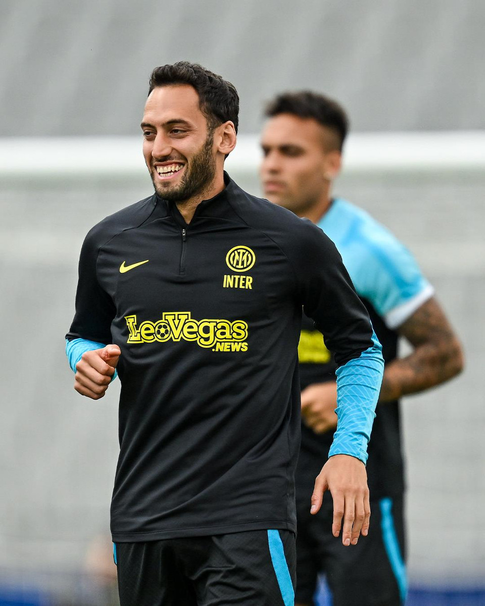 Hakan Calhanoglu sẽ được thi đấu trên quê hương mình vào không gì tuyệt vời hơn nếu anh cùng Inter vô địch. (Nguồn: UEFA)