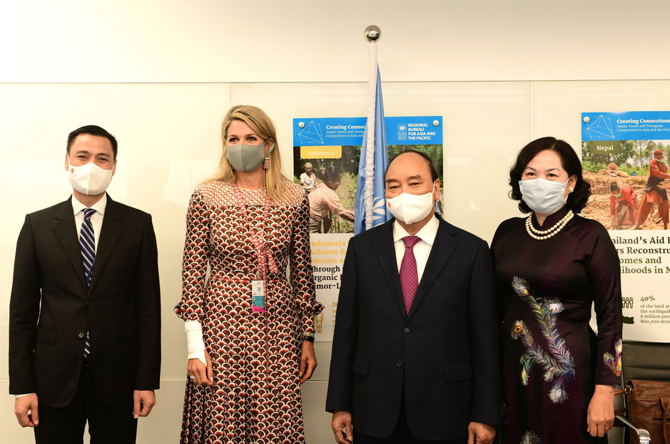 Chủ tịch nước Nguyễn Xuân Phúc gặp Hoàng hậu Hà Lan Maxima. (Ảnh: Thống Nhất/TTXVN)