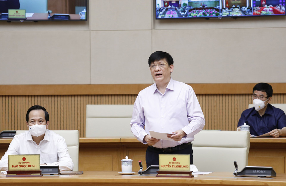 Bộ trưởng Bộ Y tế Nguyễn Thanh Long báo cáo kết quả công tác thực hiện Chỉ thị số 16 tại các tỉnh, thành phố.