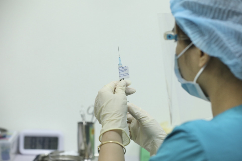 Trường Đại học Y Hà Nội đã khởi động chương trình thử nghiệm lâm sàng vaccine ARCT-154 phòng COVID-19 giai đoạn 1 cho 100 tình nguyện viên đến từ Hà Nội. (Ảnh: Minh Quyết/TTXVN)