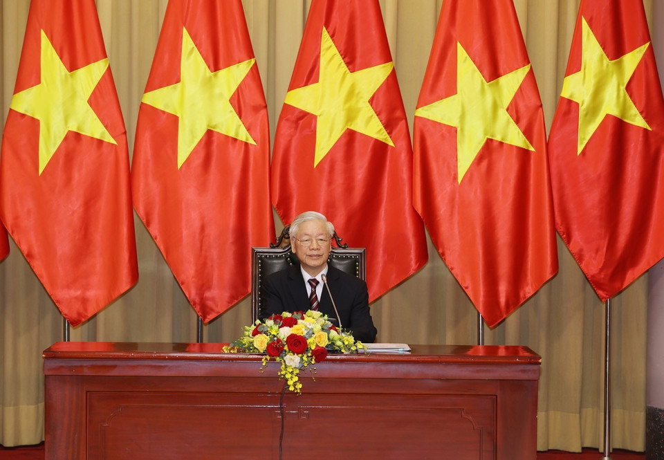 Tổng Bí thư, Chủ tịch nước Nguyễn Phú Trọng nói chuyện với các Đại sứ. (Ảnh: Trí Dũng/TTXVN)