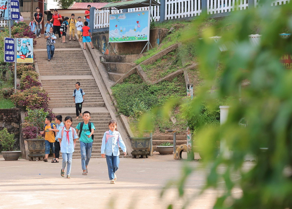 Hiện nay, 107 học sinh thôn Làng Nủ đang được học tập nội trú tại điểm chính của trường Tiểu học và Trung học cơ sở xã Phúc Khánh. (Ảnh: Hoàng Hiếu/TTXVN)