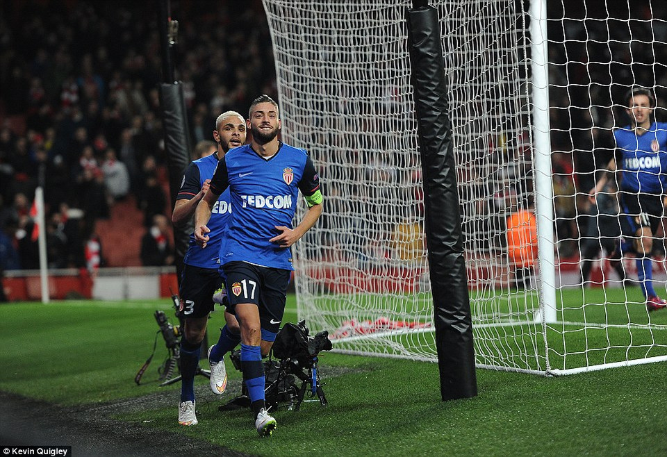 Tuy nhiên, hy vọng đó cũng chỉ tồn tại đúng 3 phút trước khi...