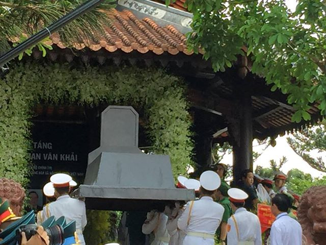 Nguyên Thủ tướng Phan Văn Khải về nơi an nghỉ cuối cùng tại xã Tân Thông Hội, huyện Củ Chi, TP Hồ Chí Minh. (Ảnh: Dân Tâm)