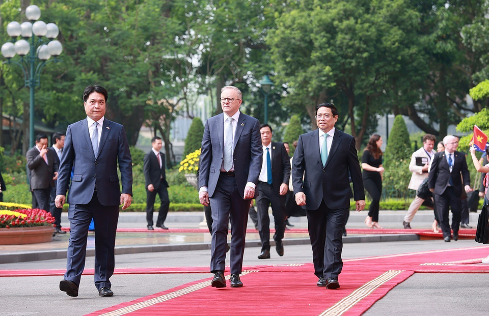 Thủ tướng Phạm Minh Chính và Thủ tướng Australia Anthony Albanese. (Ảnh: Dương Giang/TTXVN)