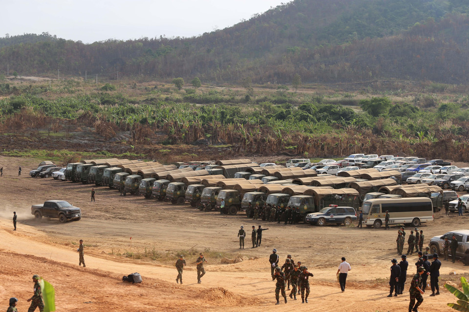 Đội hình xe tải tham gia cuộc tập trận. (Nguồn: Nhóm phóng viên CQTT TTXVN tại Campuchia)