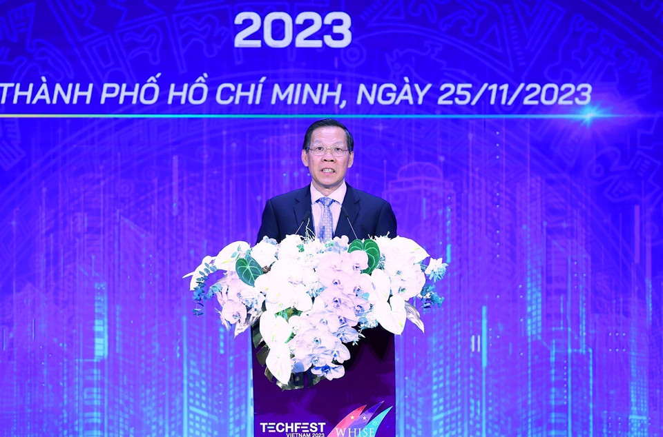 Chủ tịch Ủy ban Nhân dân thành phố Hồ Chí Minh Phan Văn Mãi phát biểu. (Ảnh: Dương Giang/TTXVN)