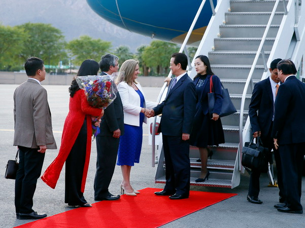 Quang cảnh lễ đón Thủ tướng Nguyễn Tấn Dũng tại sân bay Palm Springs, bang California, Hoa Kỳ. (Ảnh: Đức Tám/TTXVN)