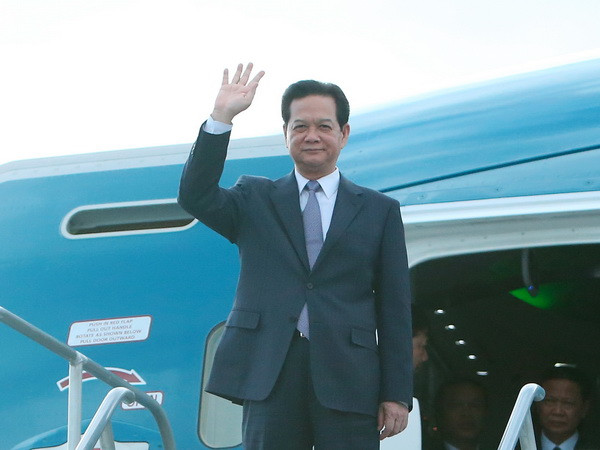 Thủ tướng Nguyễn Tấn Dũng đến sân bay Palm Springs, bang California, Hoa Kỳ. (Ảnh: Thống Nhất/TTXVN)