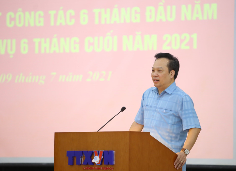  Phó Bí thư Đảng ủy Khối các cơ quan Trung ương Đỗ Việt Hà phát biểu chỉ đạo. (Ảnh: Hoàng Hiếu/TTXVN)