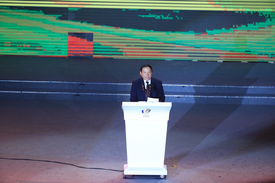 Ông Nguyễn Văn Hùng, Bộ trưởng Bộ Văn hóa, Thể thao và Du lịch, Chủ tịch Liên đoàn thể thao Đông Nam Á, Chủ tịch Ủy ban Olympic Việt Nam, Trưởng Ban tổ chức SEA Games 31 phát biểu tổng kết SEA Games 31. (Ảnh: TTXVN)