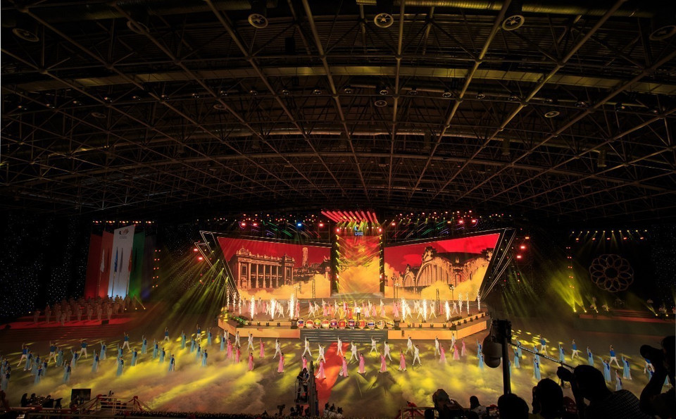 Chương trình nghệ thuật bế mạc SEA Games 31 Hội tụ để tỏa sáng. (Ảnh: TTXVN)