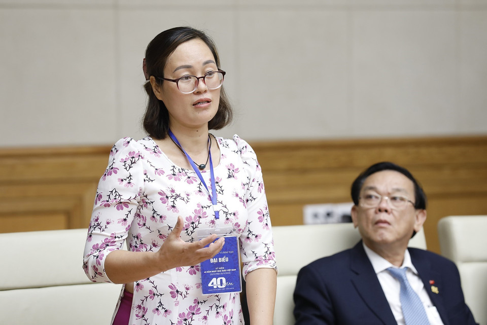 Cô giáo Phạm Thị Trâm (Trường Tiểu học xã Phú Mỡ, tỉnh Phú Yên) phát biểu. (Ảnh: Dương Giang/TTXVN)