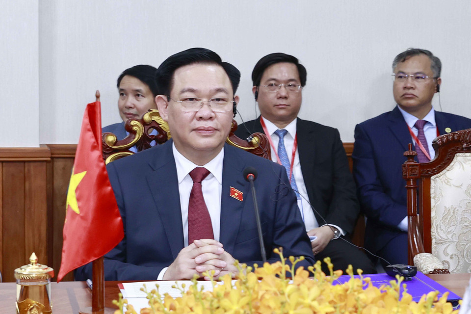 Chủ tịch Quốc hội Vương Đình Huệ tại cuộc hội đàm với Chủ tịch Quốc hội Campuchia Samdech Heng Samrin. (Ảnh: Doãn Tấn/TTXVN)