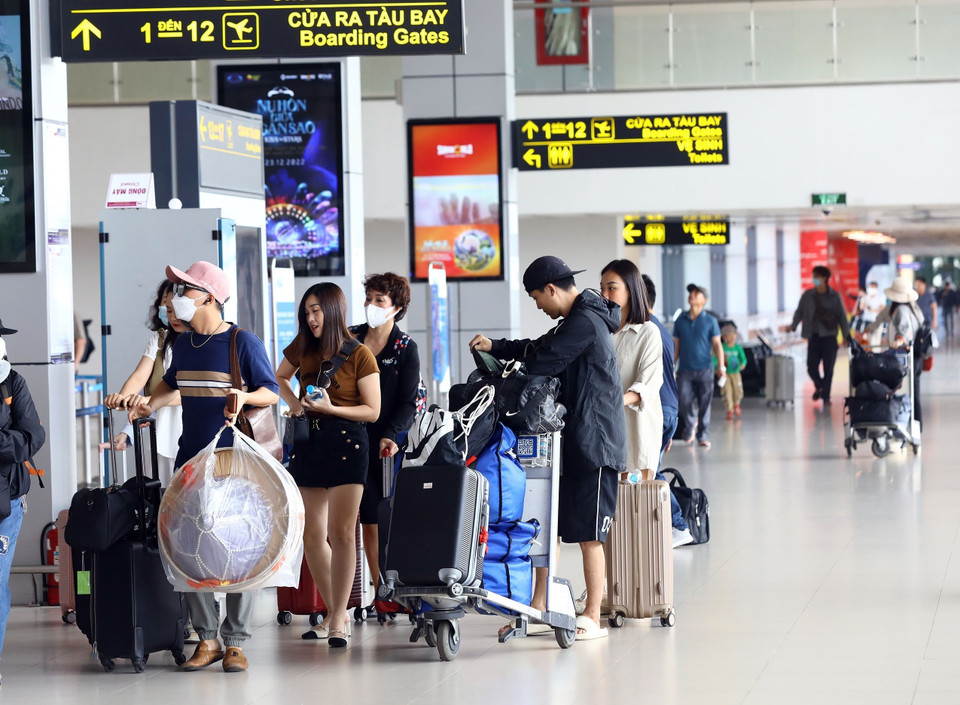 Hành khách tới Sân bay Quốc tế Nội Bài dự kiến sẽ tăng cao trong dịp nghỉ Lễ Quốc khánh 2/9. (Ảnh: Huy Hùng/TTXVN)