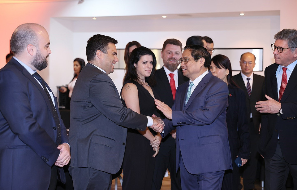 Thủ tướng Phạm Minh Chính với các doanh nghiệp Brazil. (Ảnh: Dương Giang/TTXVN)