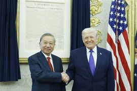 Tổng Bí thư Tô Lâm gặp Tổng thống Hoa Kỳ Donald Trump. (Ảnh: Thống Nhất/TTXVN)