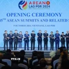 Các Trưởng đoàn chụp ảnh chung tại Phiên khai mạc Hội nghị cấp cao ASEAN lần thứ 44, 45 tại Vientiane, Lào. (Ảnh: Dương Giang/TTXVN)