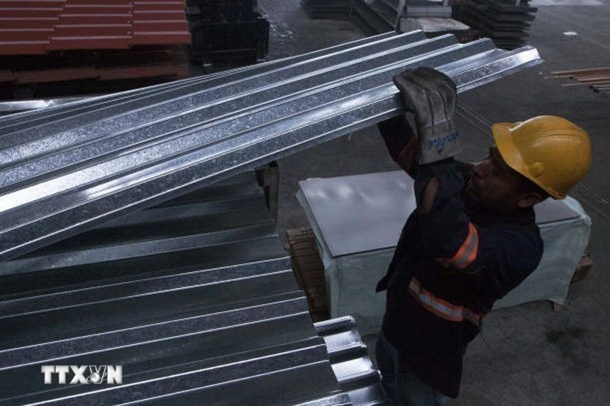 Tổng thống Mỹ dỡ bỏ một số thuế quan đối với thép và nhôm từ Việt Nam