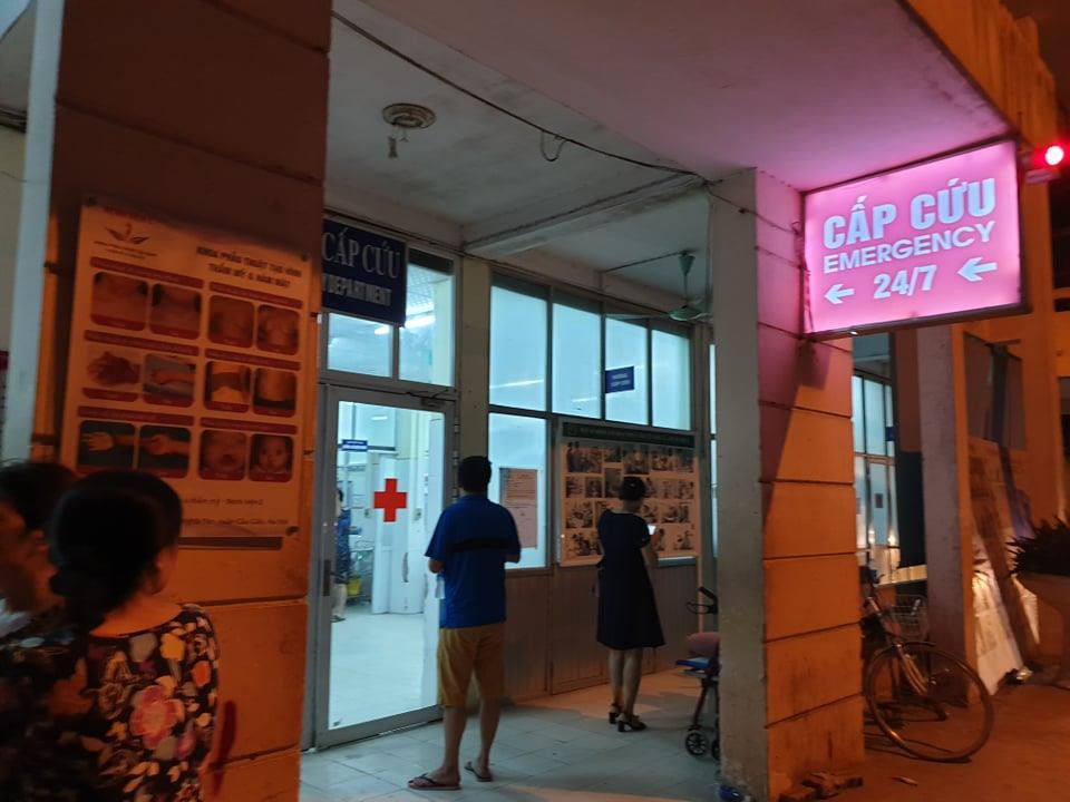 Phòng cấp cứu bệnh viện E nơi học sinh được đưa vào cấp cứu. (Ảnh: Thùy Giang/Vietnam+)