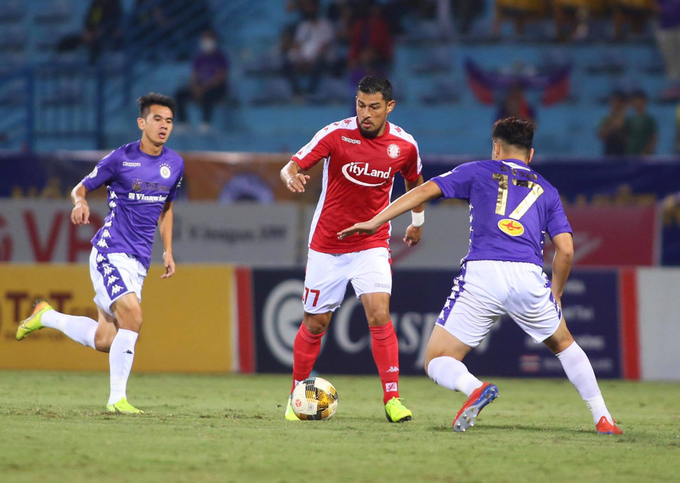 Đội bóng từ miền Nam quyết tâm đánh bại đội bóng Thủ đô khi đã thất bại ở ba lần đối đầu trước. Gần nhất, TP.HCM thua tan nát 1-5 ở bán kết cúp Quốc gia 2020 hồi tháng Chín. (Ảnh: Đạt Giang/Vietnam+)