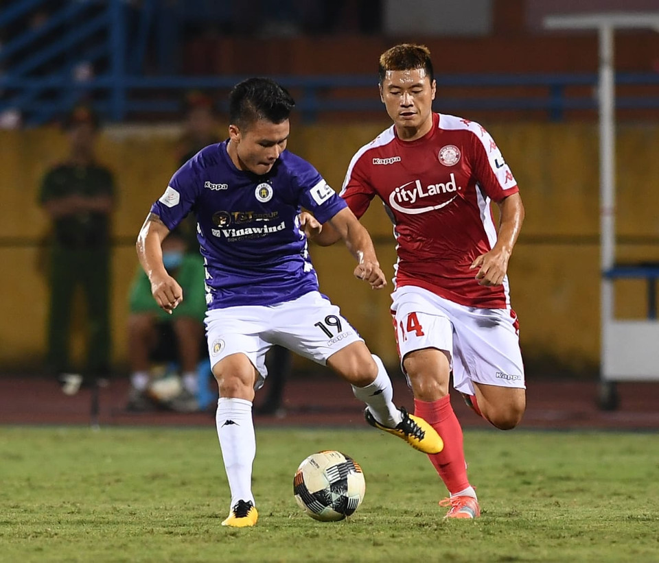 Tuy nhiên, Hà Nội FC một lần nữa lại thắng nhờ sự tỏa sáng của Quang Hải với một bàn thắng và một pha bóng mang về penalty cho đội nhà. (Ảnh: Đạt Giang/Vietnam+)