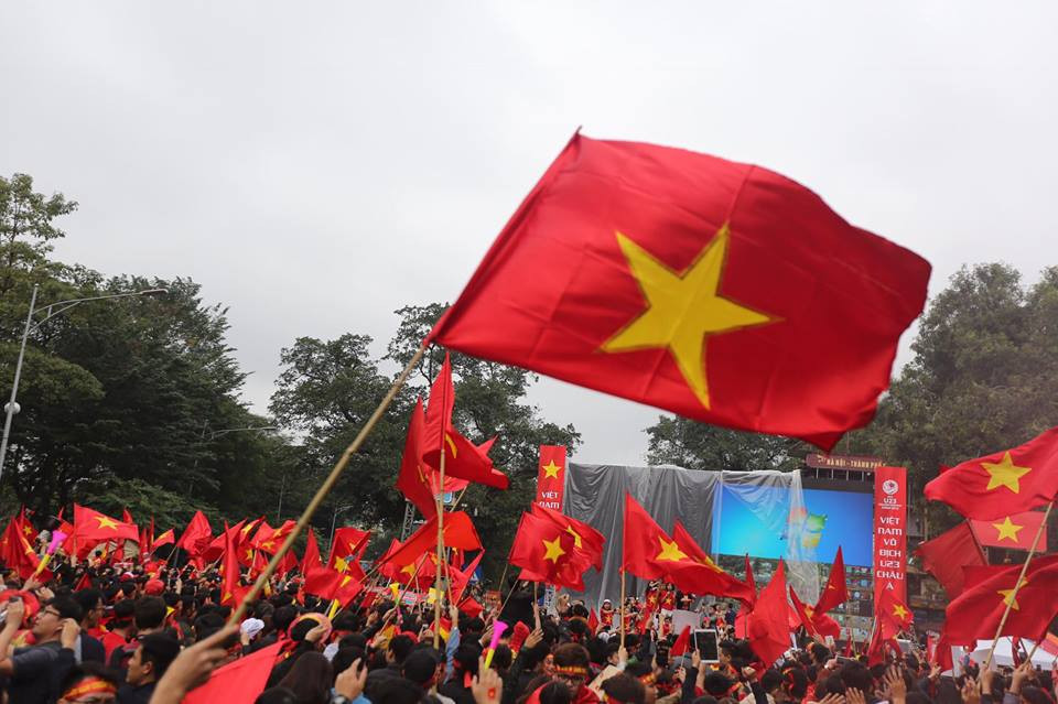 Khu vực tượng Đài cảm tử đang nóng dần lên khi dần đến giờ thi đấu. (Ảnh: Minh Sơn/Vietnam+)