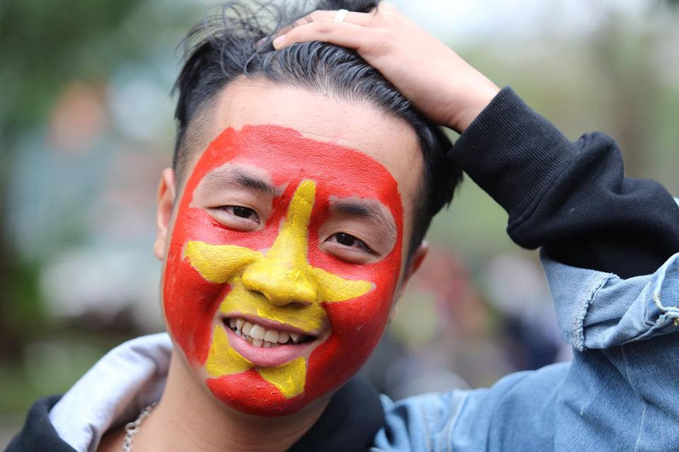 Khu vực tượng Đài cảm tử đang nóng dần lên khi dần đến giờ thi đấu. (Ảnh: Minh Sơn/Vietnam+)