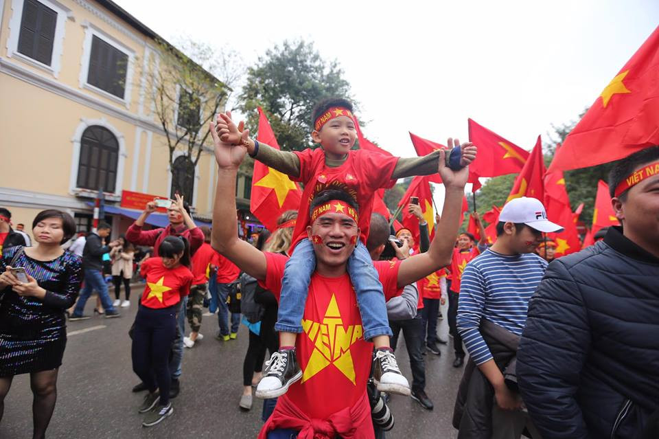 Khu vực tượng Đài cảm tử đang nóng dần lên khi dần đến giờ thi đấu. (Ảnh: Minh Sơn/Vietnam+)