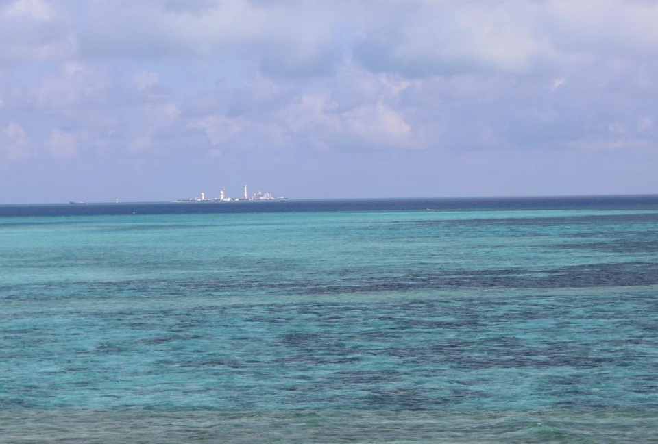 Đảo Gạc Ma khi nhìn từ đảo Cô Lin.(Ảnh: Hồng Kiều/Vietnam+)