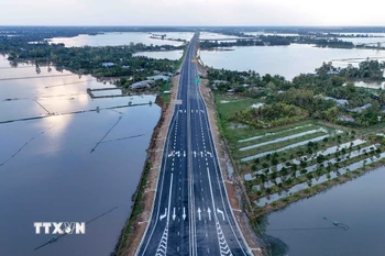 Diện mạo cao tốc Cần Thơ - Cà Mau trước ngày khánh thành