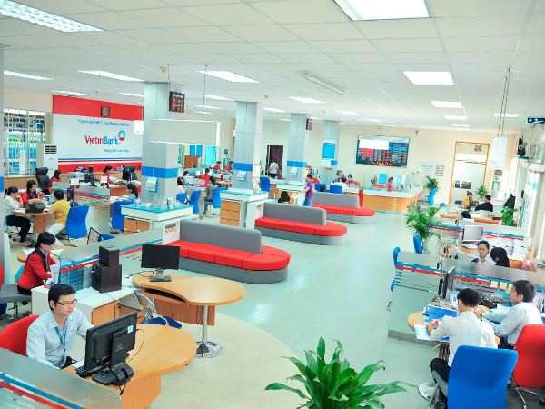 Giao dịch tại VietinBank. (Nguồn: VietinBank) VietinBank dẫn đầu ngành ngân hàng về nộp ngân sách Nhà nước ảnh 1