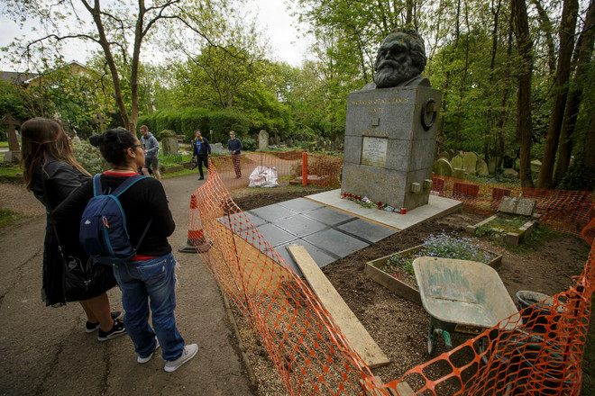 Thăm mộ Karl Marx tại nghĩa trang Highgate ở thủ đô nước Anh ảnh 3