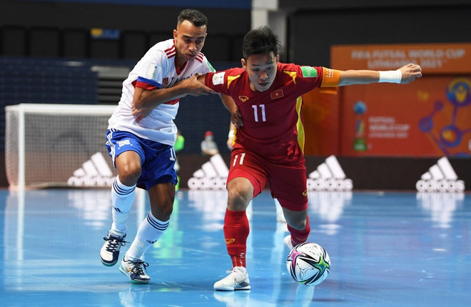 Đội tuyển futsal Việt Nam chơi kiên cường trước Nga, có thời điểm khiến đối thủ chao đảo. (Ảnh: Getty Images) Đội tuyển Việt Nam rời Futsal World Cup 2021 sau trận cầu kịch tính ảnh 2