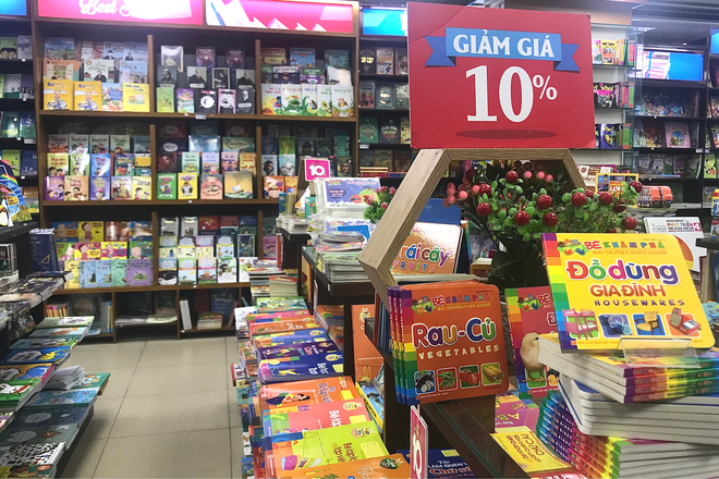 Nhiều nhà xuất bản giảm giá sách tới 50% nhằm kích cầu văn hóa đọc ảnh 1
