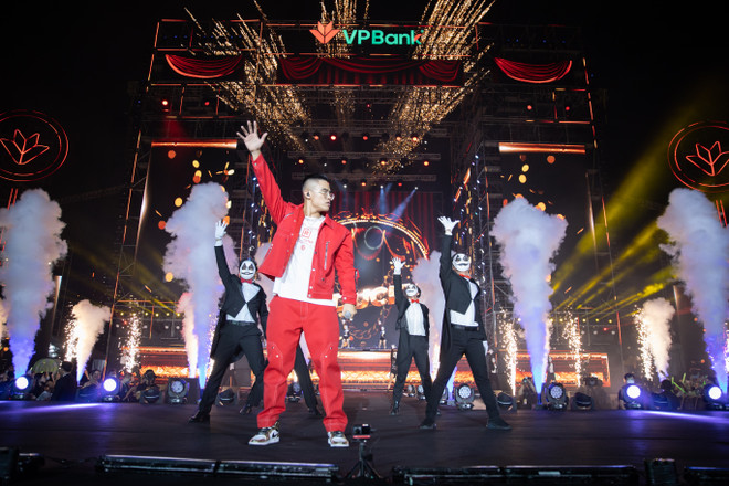 Đại nhạc hội VPBank thu hút 15.000 khán giả, ‘đốt cháy’ mạng xã hội ảnh 3