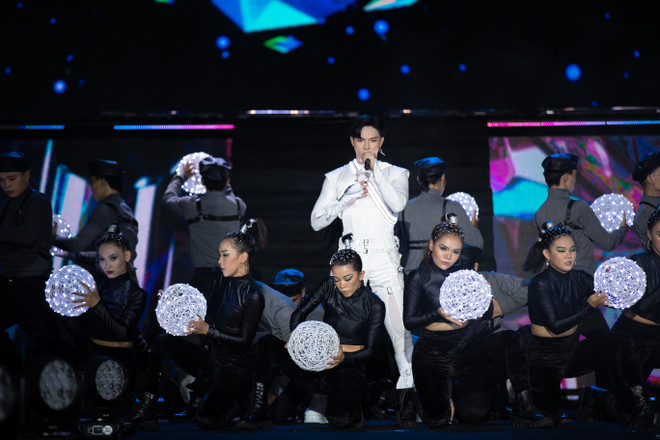 Đại nhạc hội VPBank thu hút 15.000 khán giả, ‘đốt cháy’ mạng xã hội ảnh 4